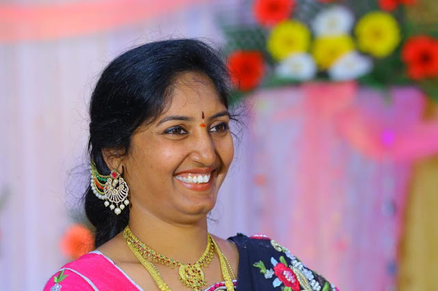 Vasundhara — senior beautician with 10+ years of experience